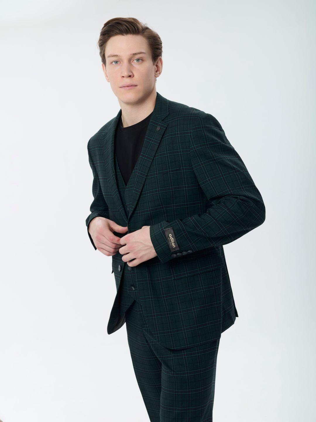 Классический костюм тройка